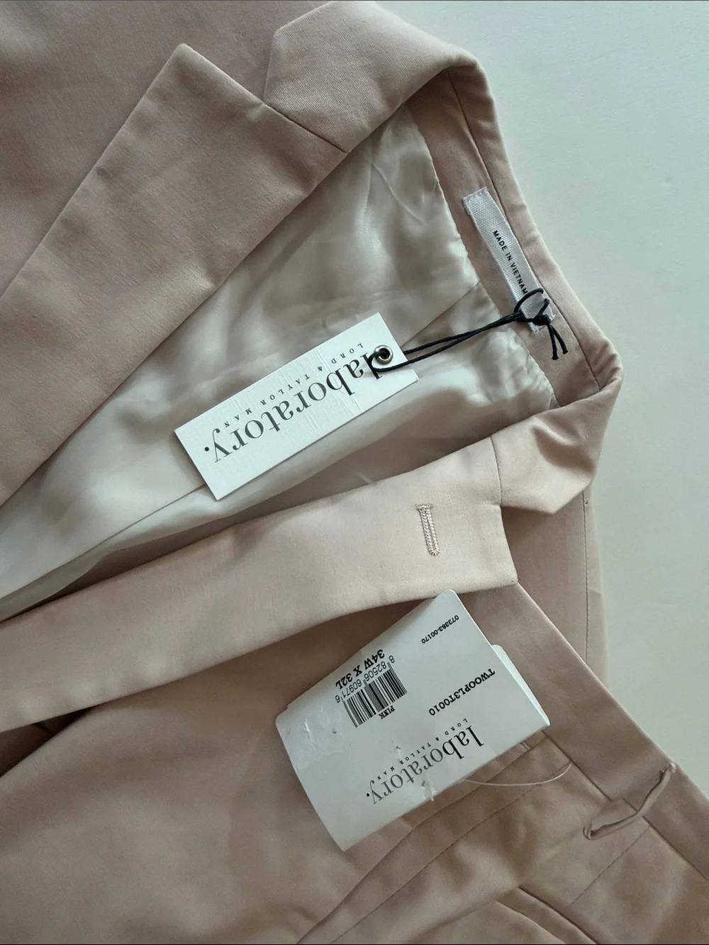 Men's Pale Pink Two-Piece Suit Jacket & Pants